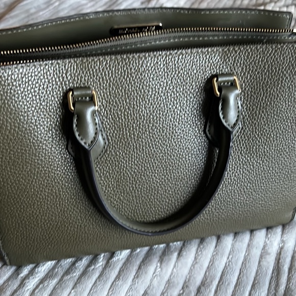 Olive Green Michael Kors medium to large tote bag - Picture 6 of 6